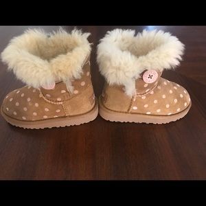 UGGS 9c